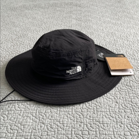 The North Face Accessories - The North Face Black Sun Bucket Hat